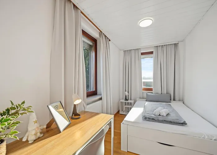 Appartement Sali Homes K39 Monte-carlo -spacious 6-bedroom With Terrace And Garden Views In Ideal For Groups *